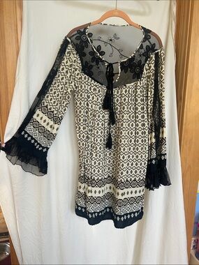 Esley Black and Cream Boho Lace-Yoke Tunic